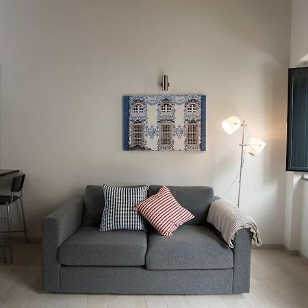 Typical House Faro Downtown Private Entrance Villa Exterior photo