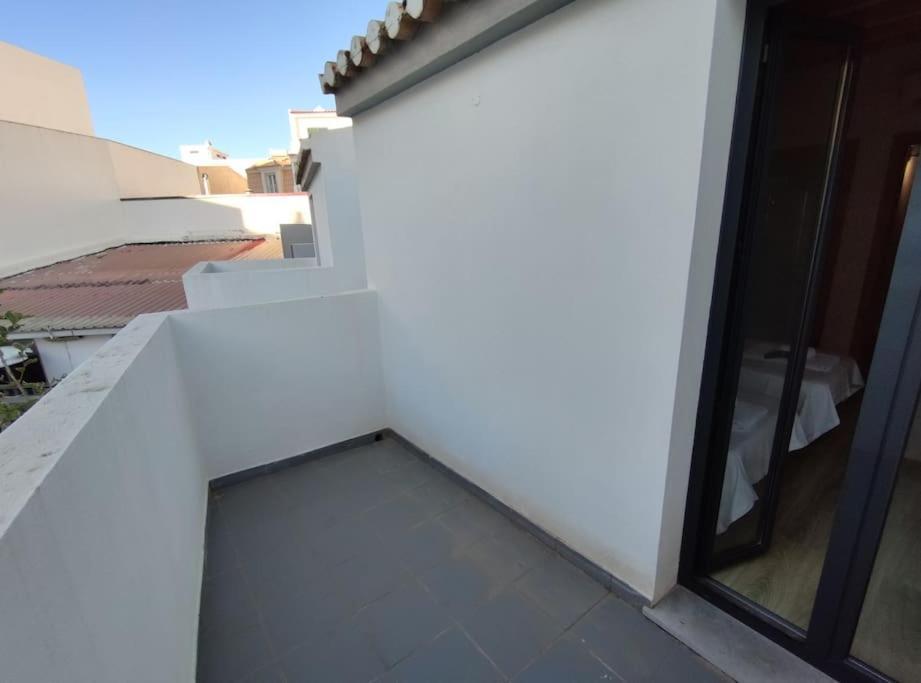 Typical House Faro Downtown Private Entrance Villa Exterior photo
