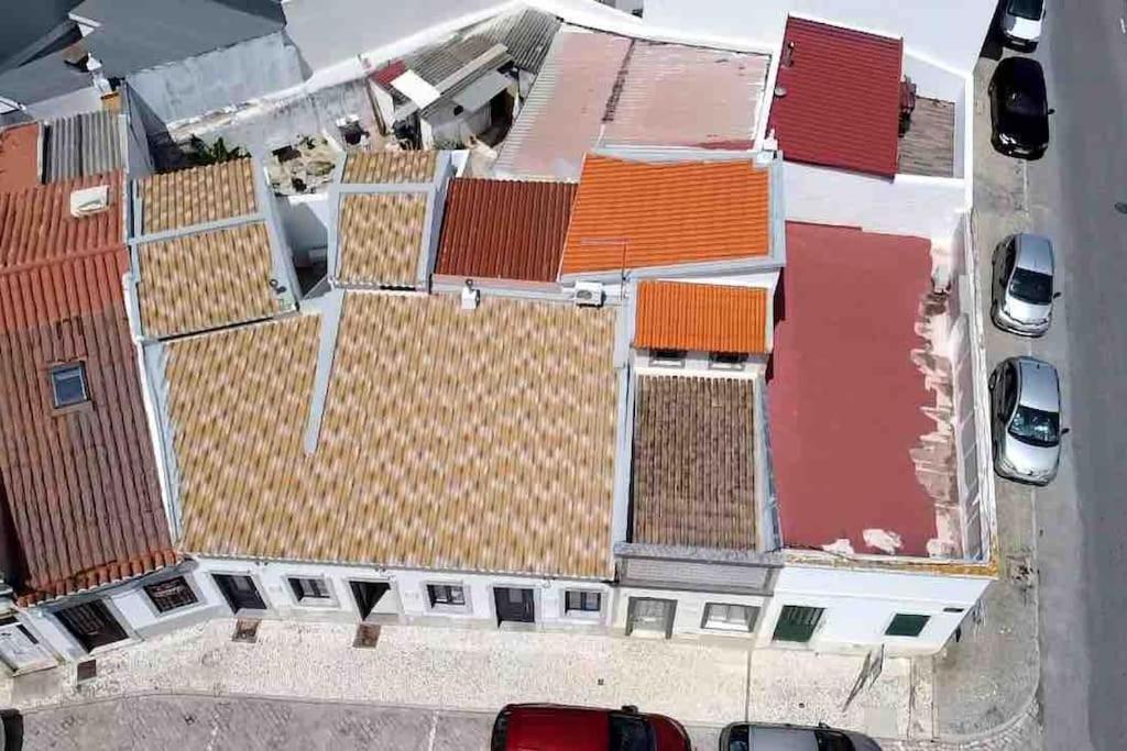Typical House Faro Downtown Private Entrance Villa Exterior photo