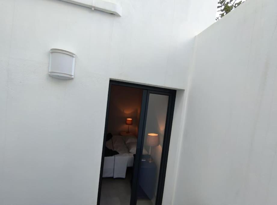 Typical House Faro Downtown Private Entrance Villa Exterior photo