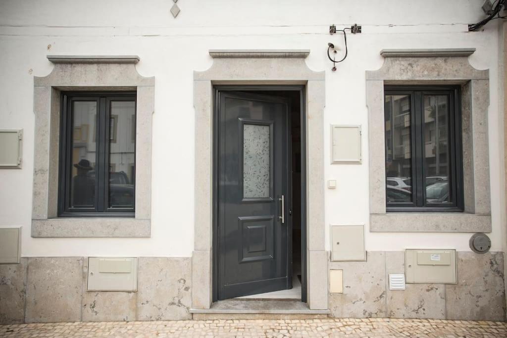Typical House Faro Downtown Private Entrance Villa Exterior photo